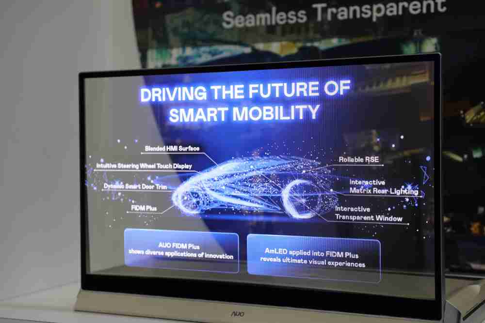 尊龙z6凭借着超高亮度和透明度，，这款30吋透明Micro LED显示器在AR系统与智慧零售具有潜在的应用价值。。。。